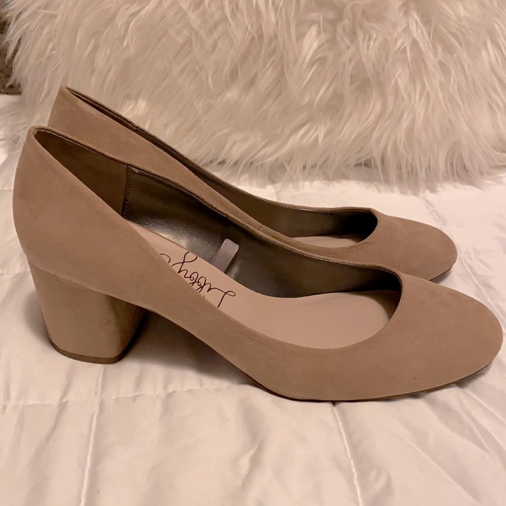 Like New Libby Edelman Nude Chunky Heals Size 11